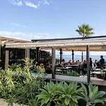アパート Beachfront Paradise *